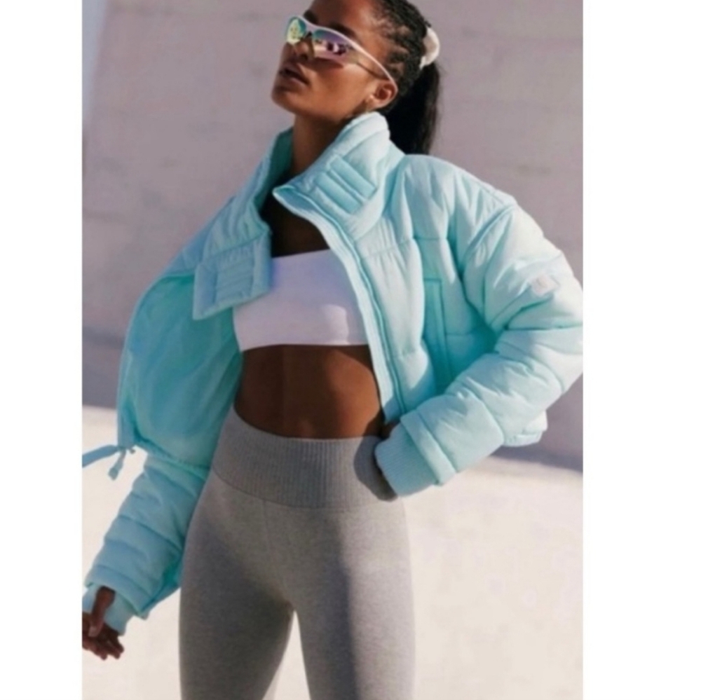 NWT/NWOT Women's FREE PEOPLE MOVEMENT OVERSIZED Cropped PUFFER Jacket